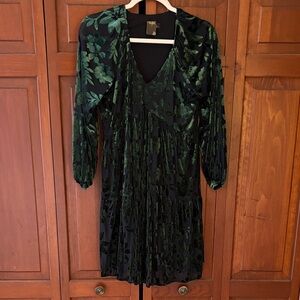 Taylor Black and Green Long Sleeve Dress
